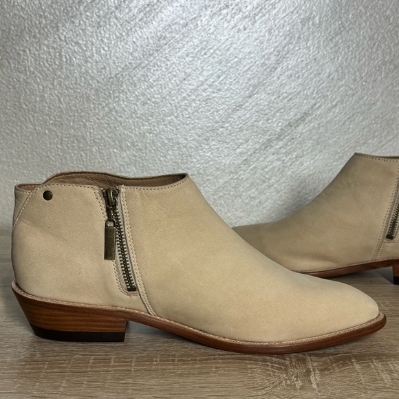 Lucchese Women’s 9.5B Kate Goat Size Zip   Sand Low Ankle Boots Western Boho - Picture 7 of 13